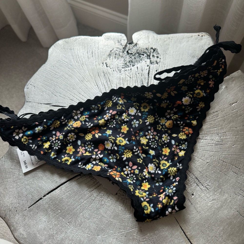 (NWT) Robin Piccone Scallop Trim Floral Bikini Bottoms - Picture 5 of 7